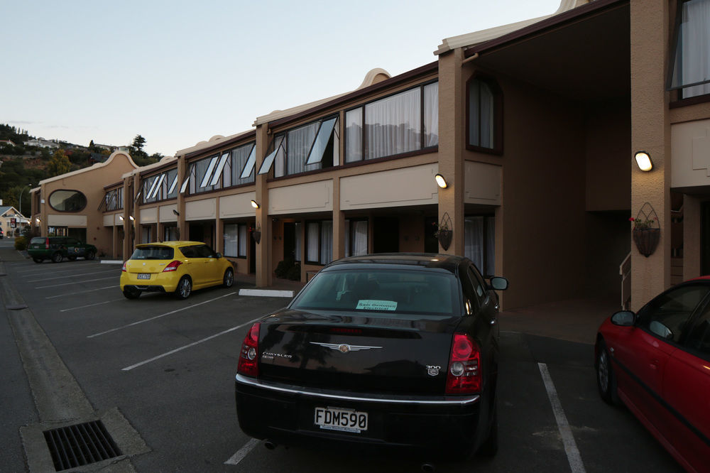 The Beachcomber Hotel Nelson Exterior photo