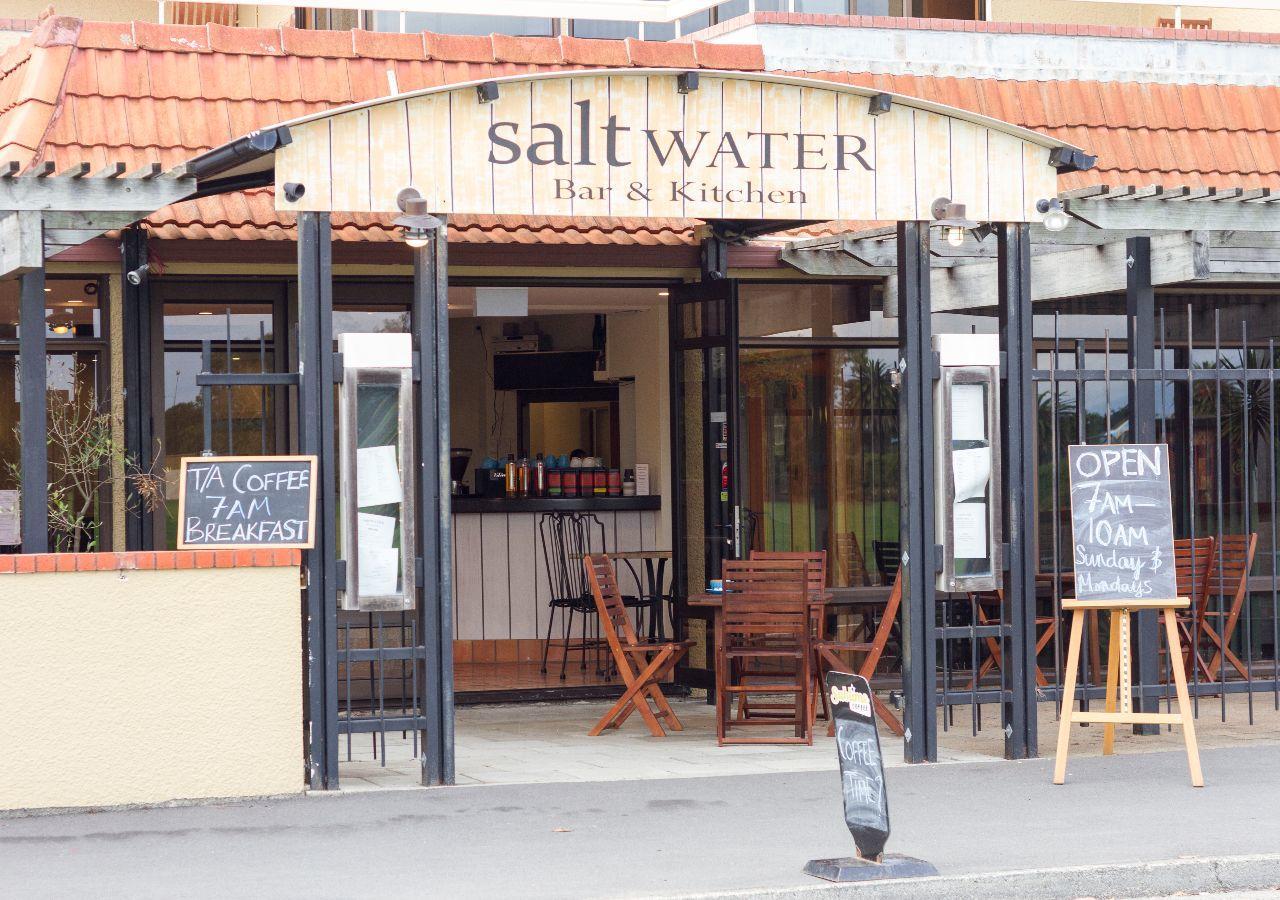 The Beachcomber Hotel Nelson Exterior photo