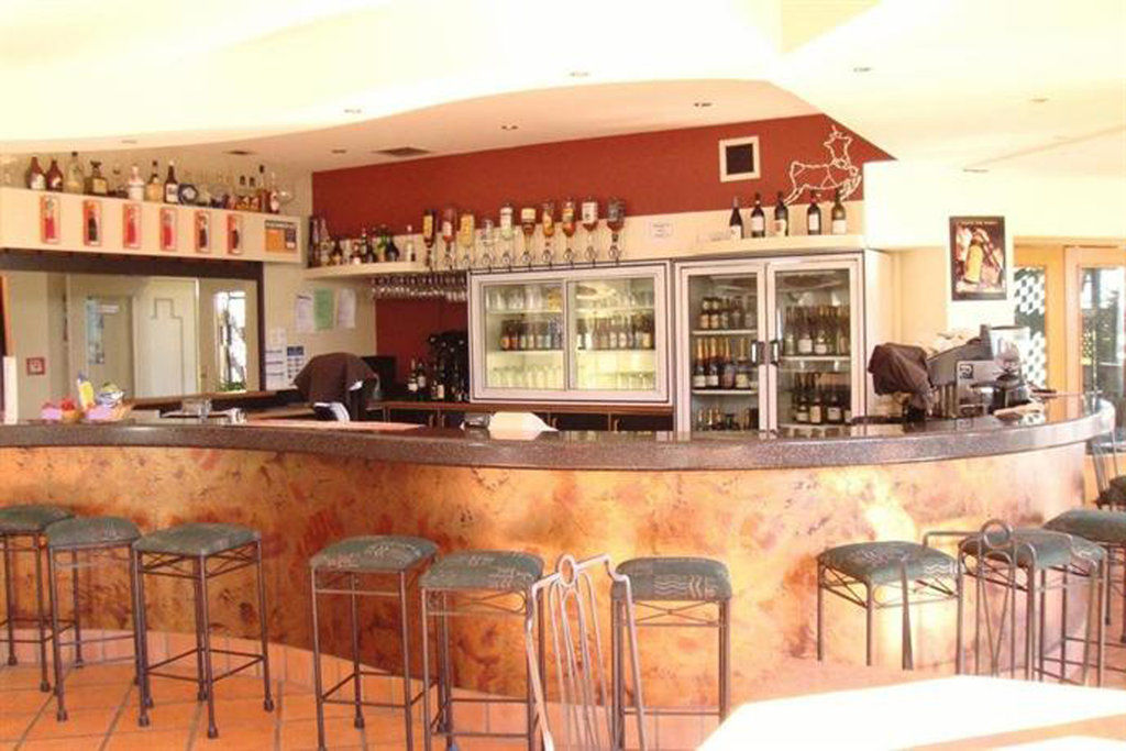 The Beachcomber Hotel Nelson Exterior photo